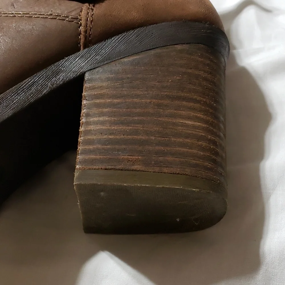 Lucky brand brown leather heeled boots strapped euc